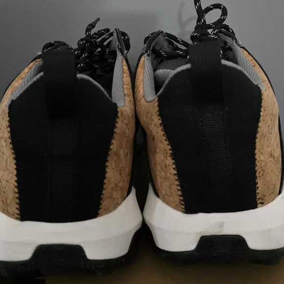 Trillium Black and Gray Sneakers with Tan Accents - Picture 4 of 8